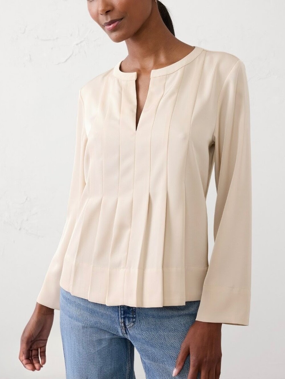 Banana Republic Textured Pleated Top Pearl Long Sleeves Split Neck Size M NWOT